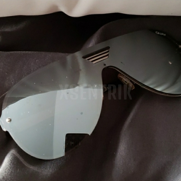 QUAY AUSTRALIA SHOWTIME SUNGLASSES SILVER - Picture 3 of 15